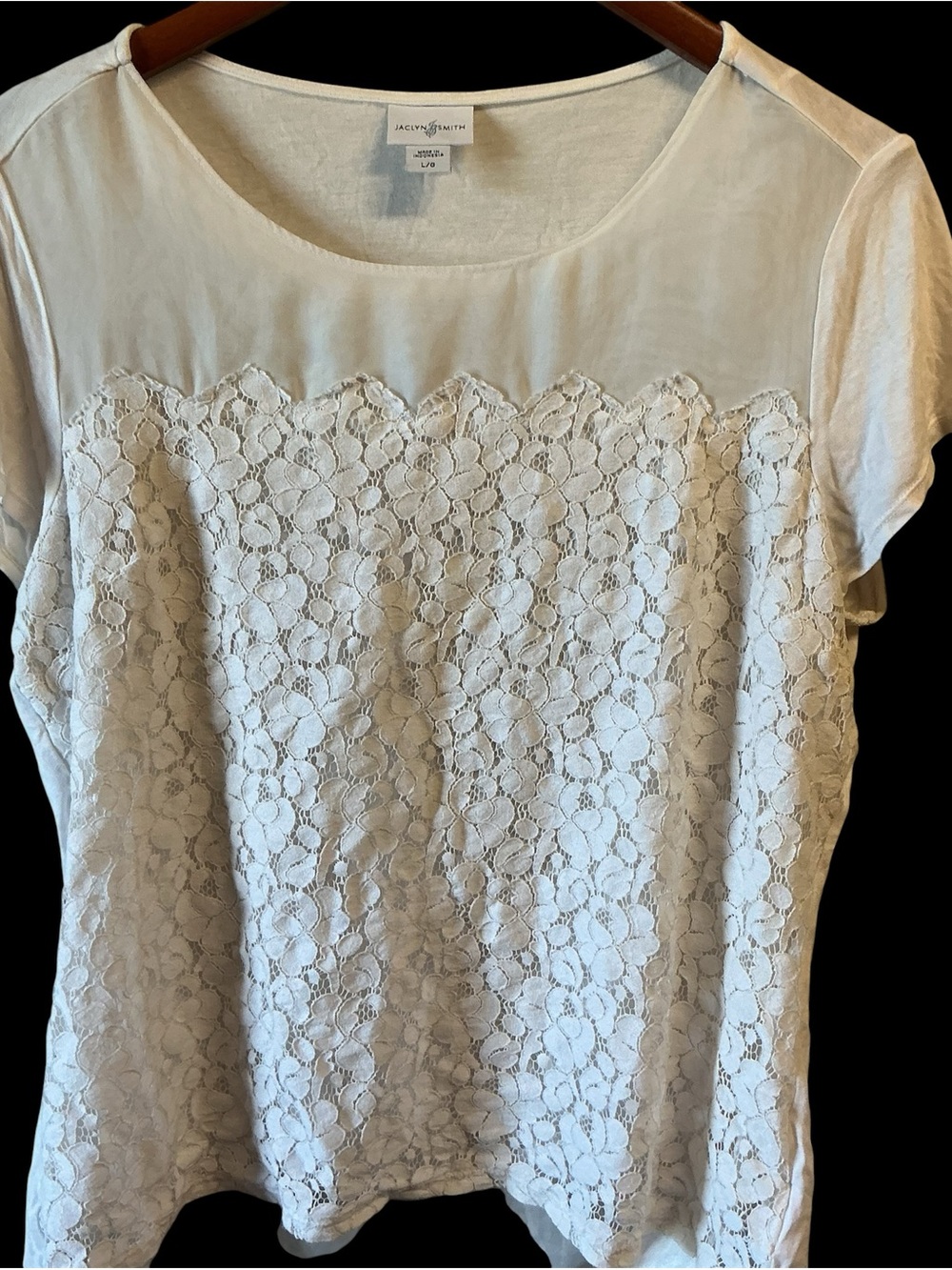 Jaclyn Smith White Lace Front Short Sleeve Top